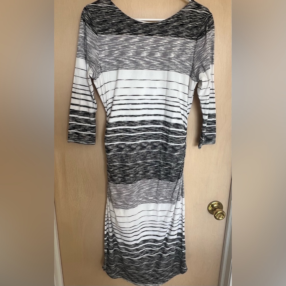 Athleta Sheath Dress Black and White 3/4 Sleeve Crew Neck